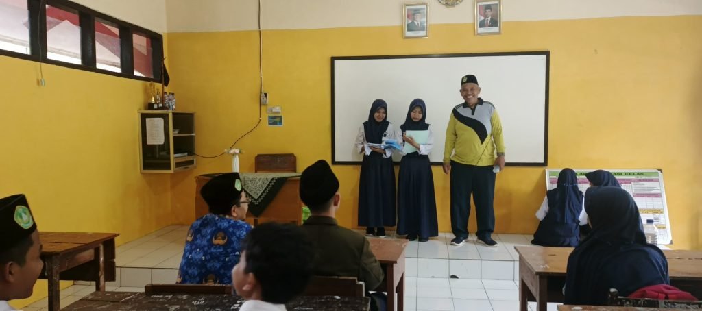 Persiapan Semakin Matang, Siswa MTsN 8 Banyuwangi Sambut Lomba Adiwiyata Antar Kelas