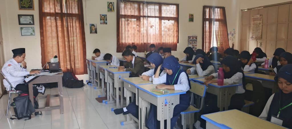 Pelaksanaan Asesmen Akhir Tahun Kelas 9 dan Asesmen Tengah Semester Kelas 7 & 8 Dimulai Serentak di MTsN 8 Banyuwangi
