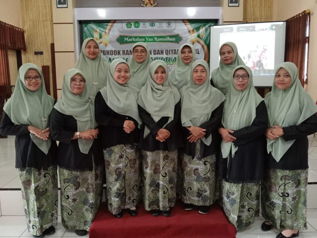 DWP UP MTsN 8 Banyuwangi mengikuti Zoom Meeting